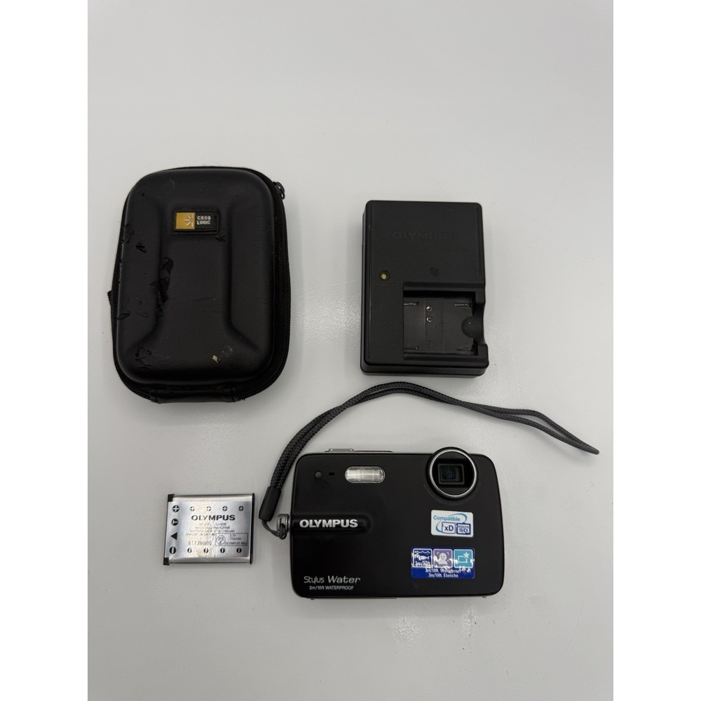 Olympus Stylus 550WP Digital Camera Black 10MP 3x Zoom Waterproof 3m/10ft